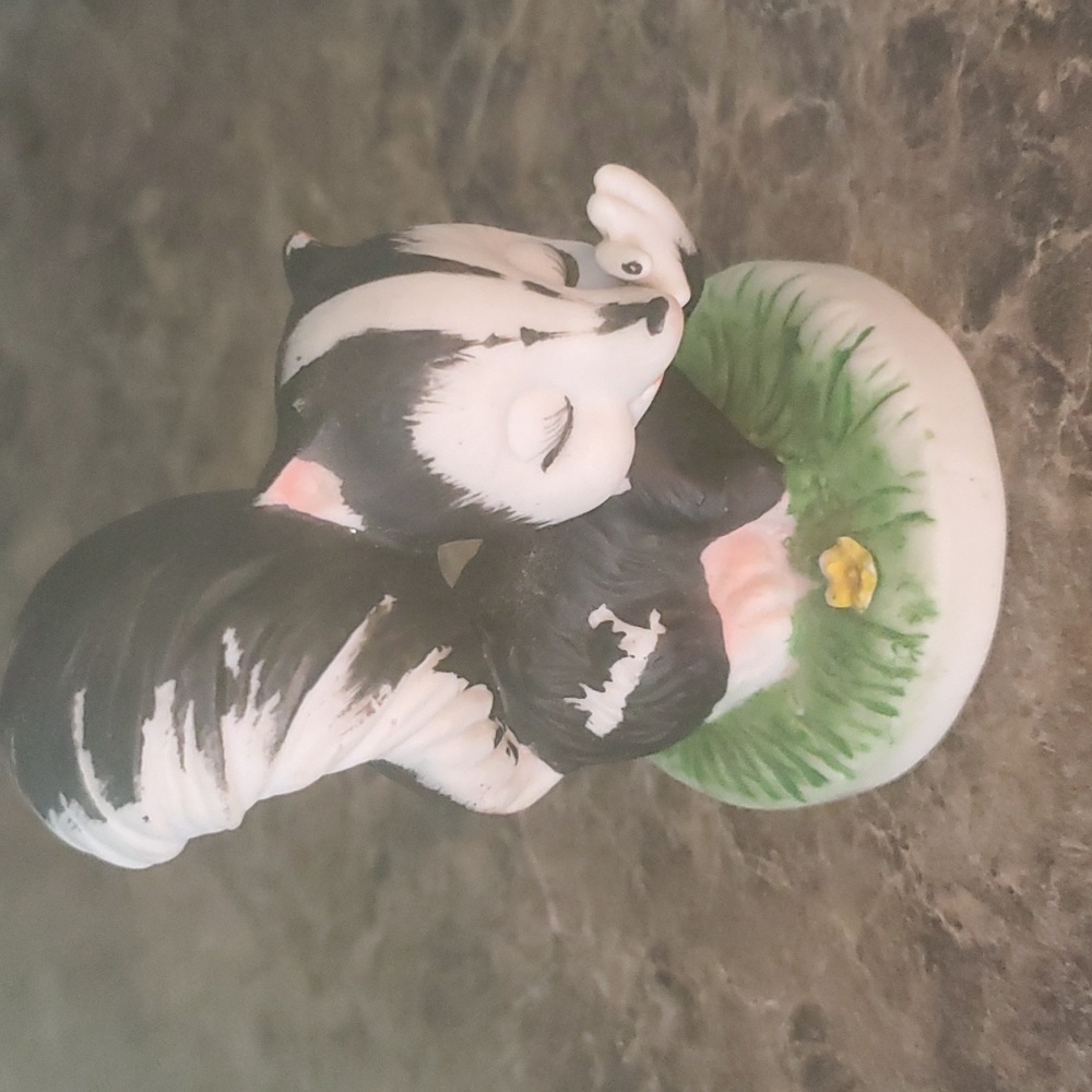 Vintage Skunk figure